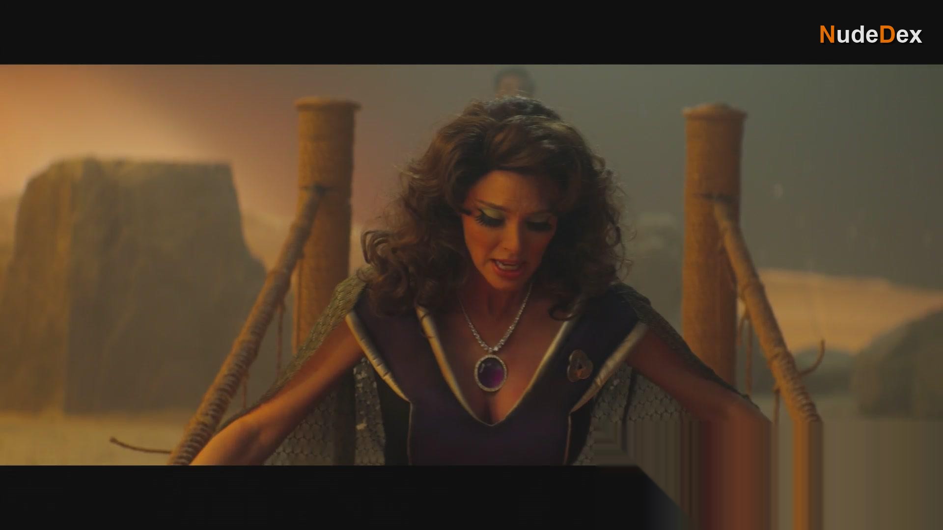 April Bowlby in Doom Patrol, photo 43