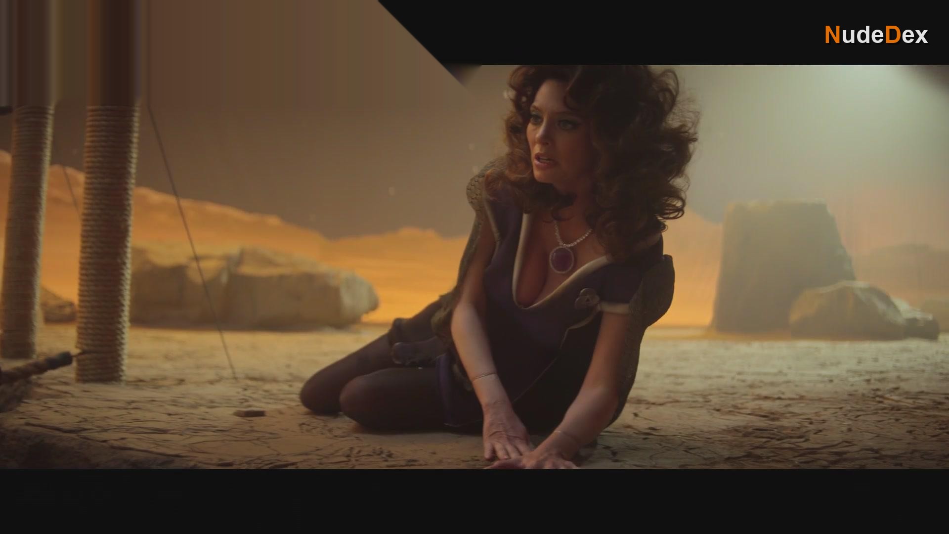 April Bowlby in Doom Patrol, photo 45