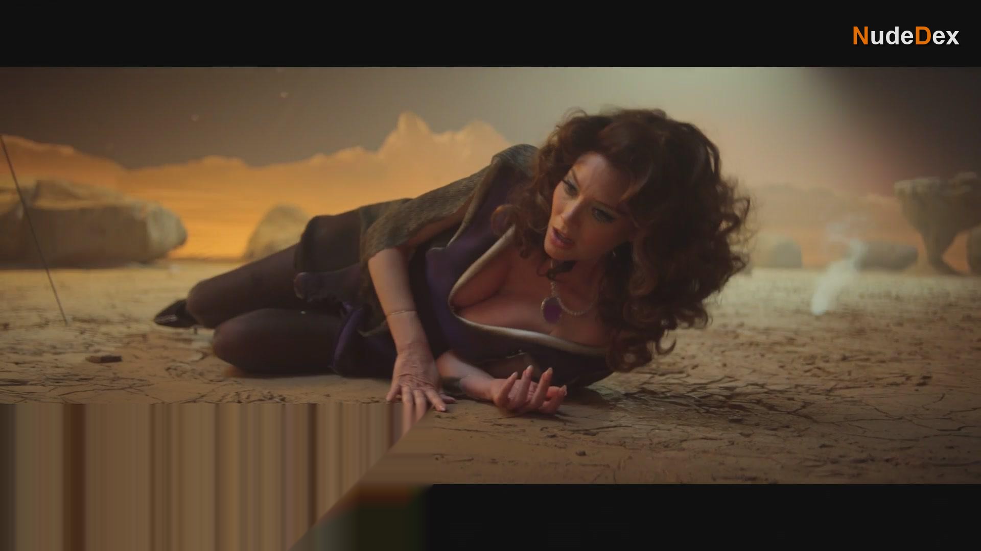 April Bowlby in Doom Patrol, photo 46