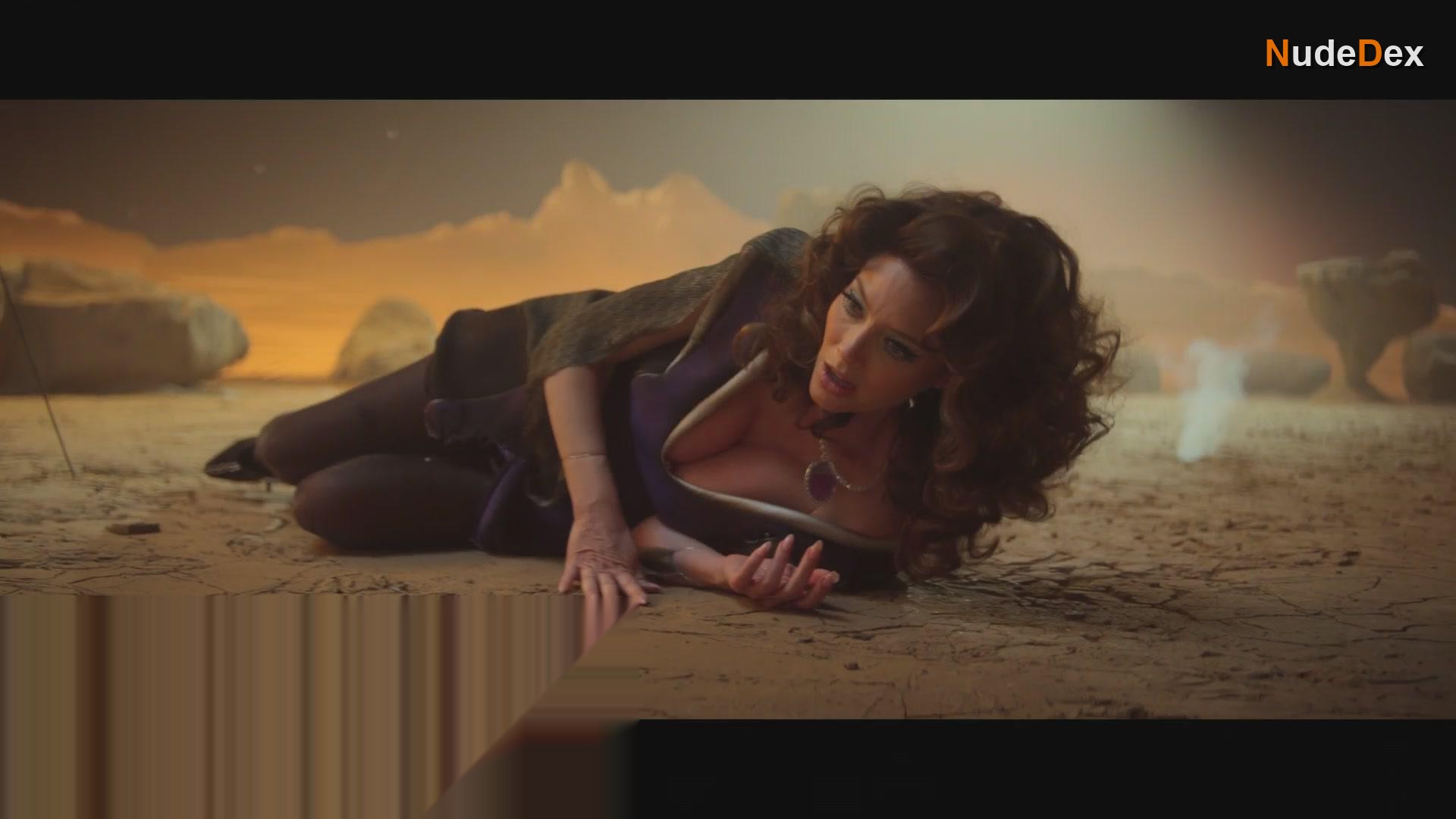 April Bowlby in Doom Patrol, photo 50