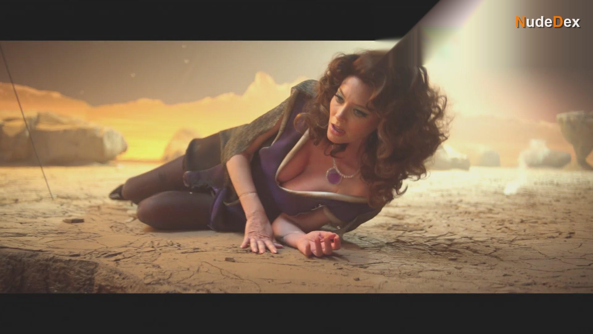 April Bowlby in Doom Patrol, photo 52