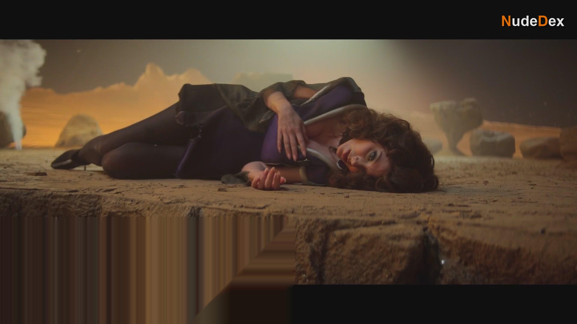 April Bowlby in Doom Patrol, photo 55