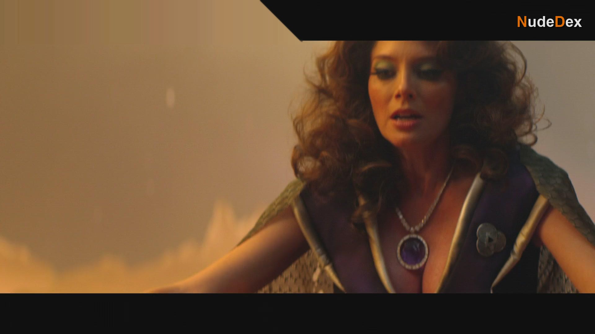 April Bowlby in Doom Patrol, photo 56