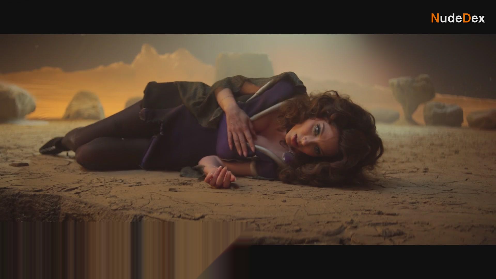 April Bowlby in Doom Patrol, photo 63