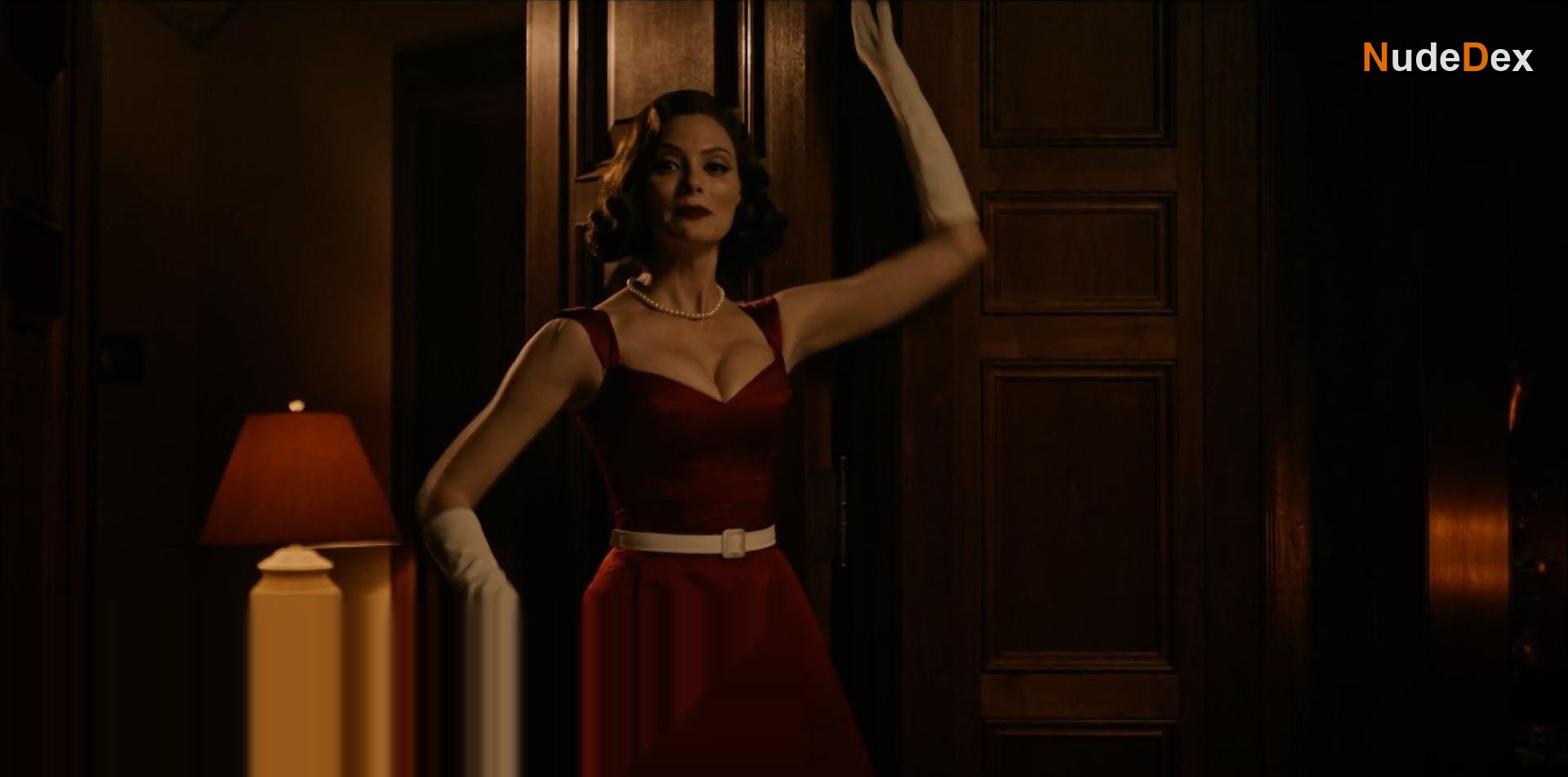 April Bowlby in Titans, photo 2
