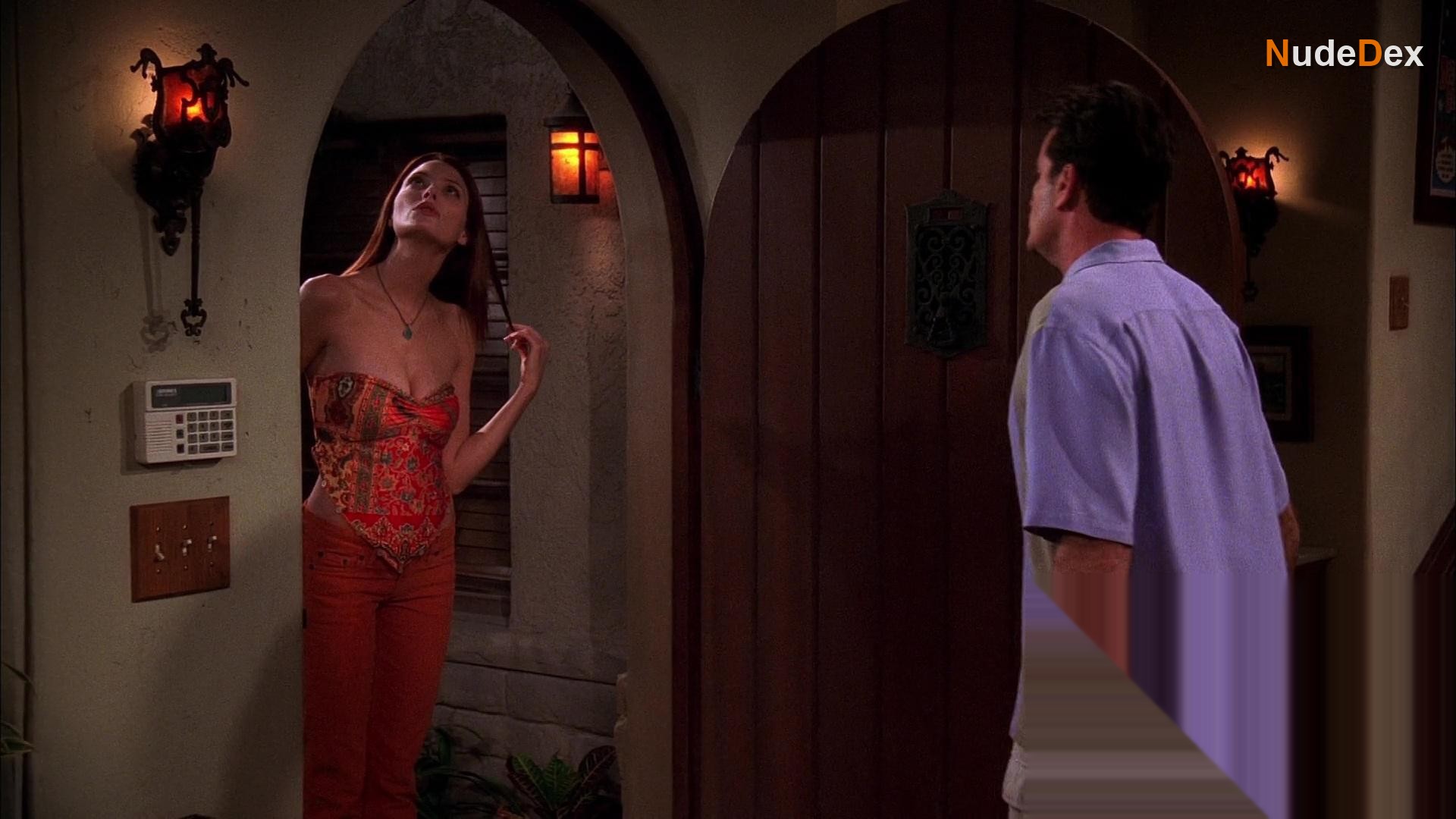 April Bowlby in Two And A Half Men, photo 4