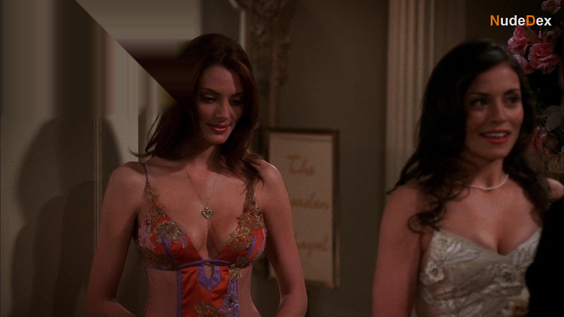April Bowlby in Two And A Half Men, photo 13