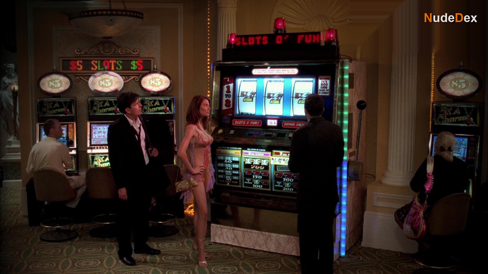April Bowlby in Two And A Half Men, photo 27