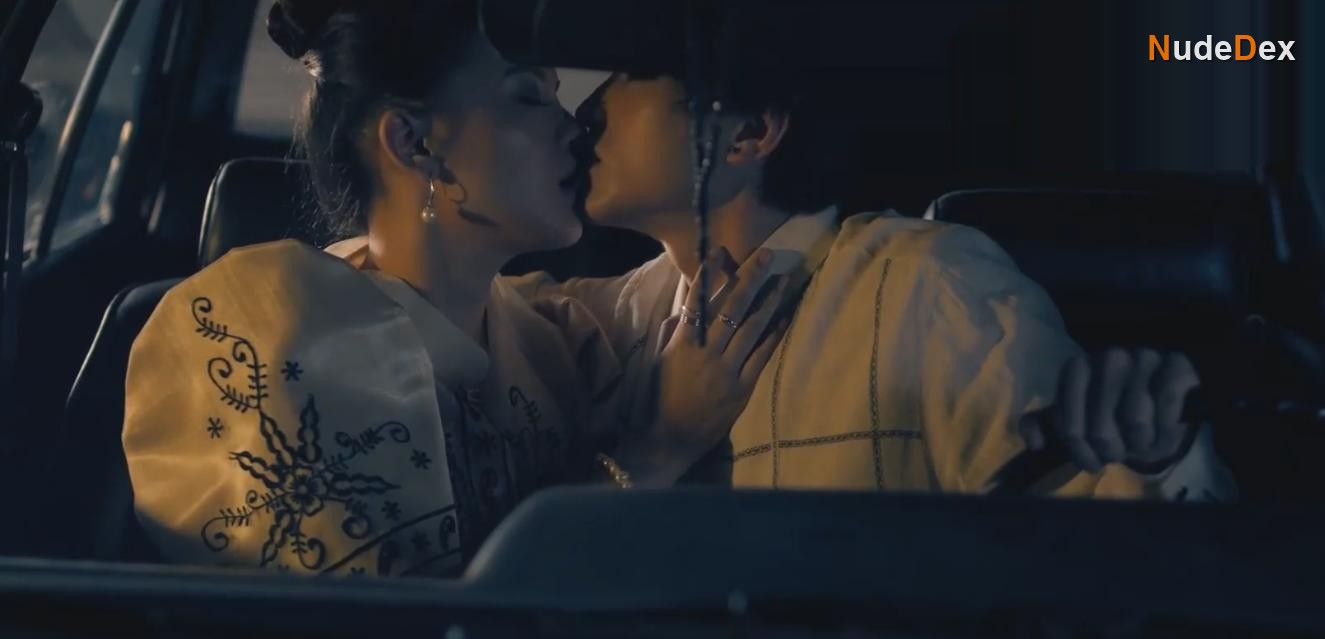 Arah Alonzo in Stag, photo 4