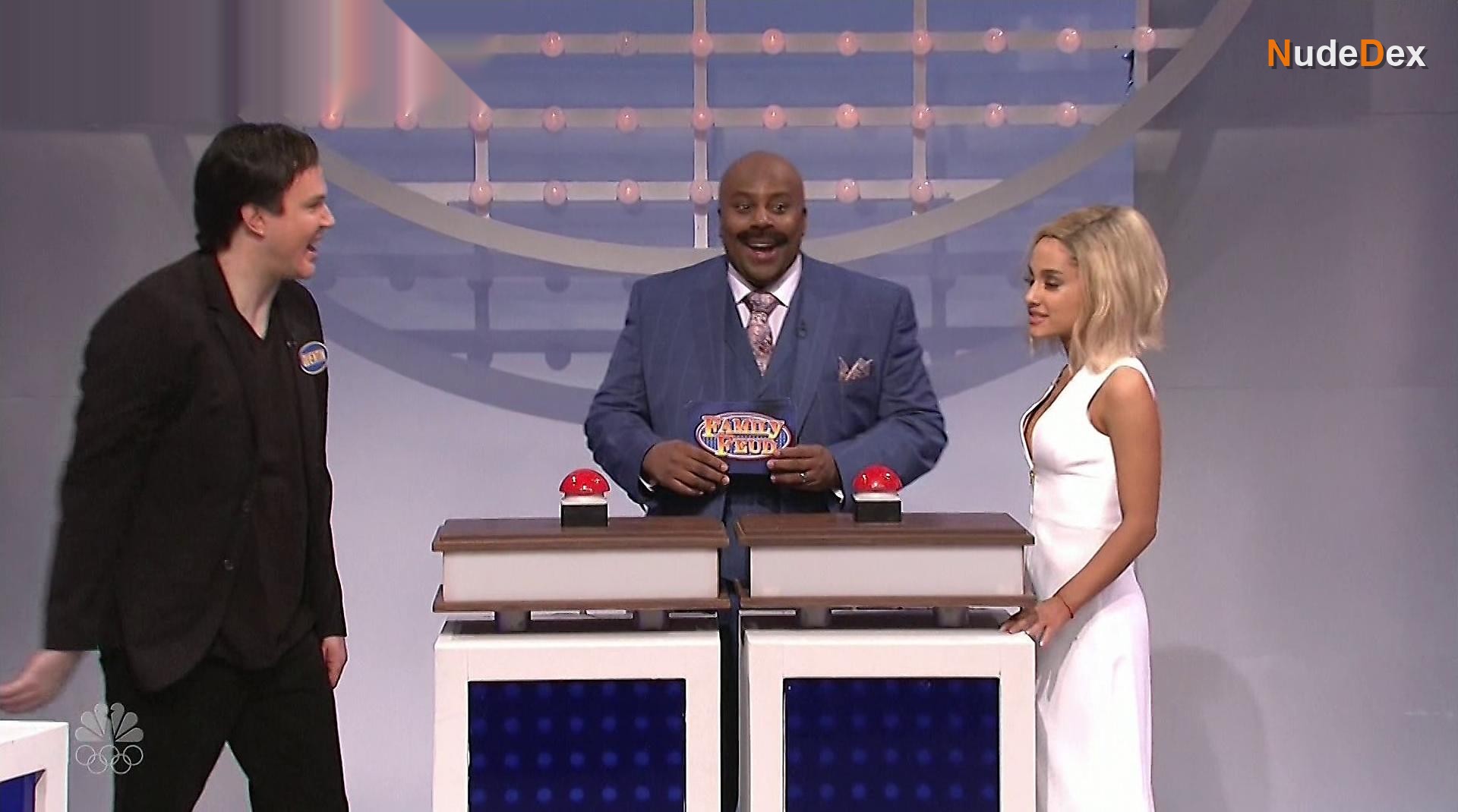 Ariana Grande in Saturday Night Live, photo 2