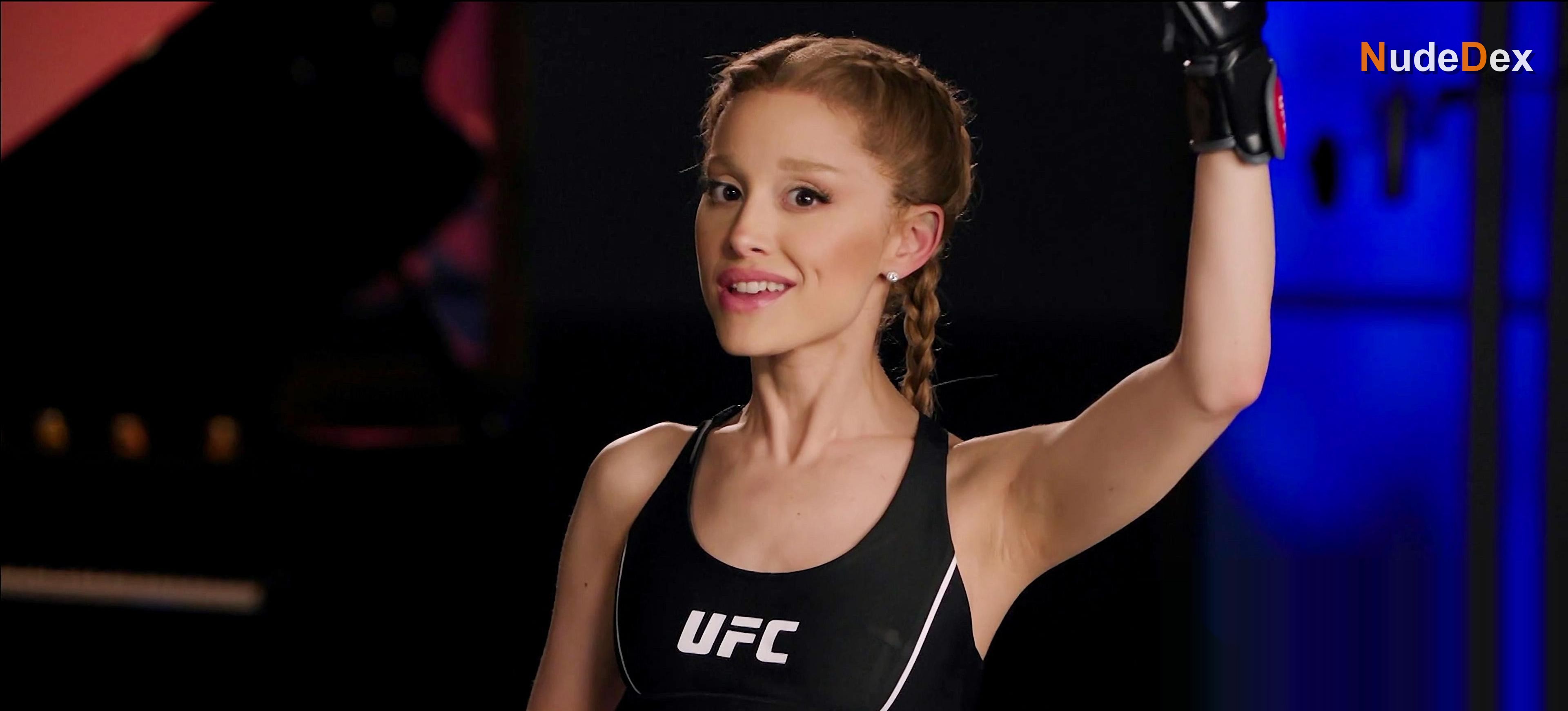 Ariana Grande in Saturday Night Live, photo 8