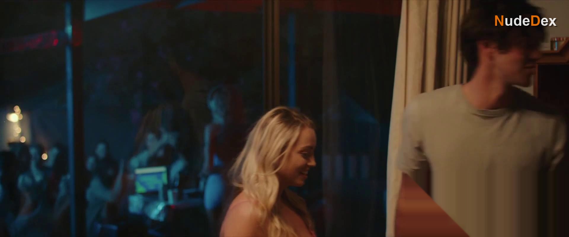 Arielle Cartwright in Cooked, photo 2