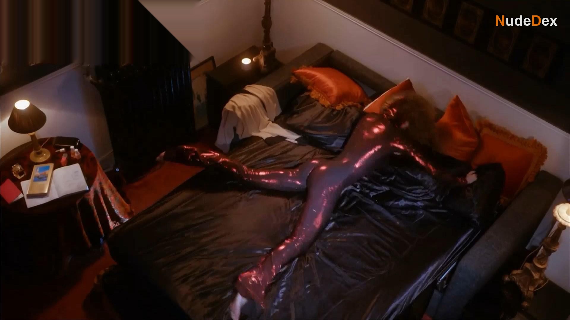 Arielle Dombasle in Alien Crystal Palace, photo 21