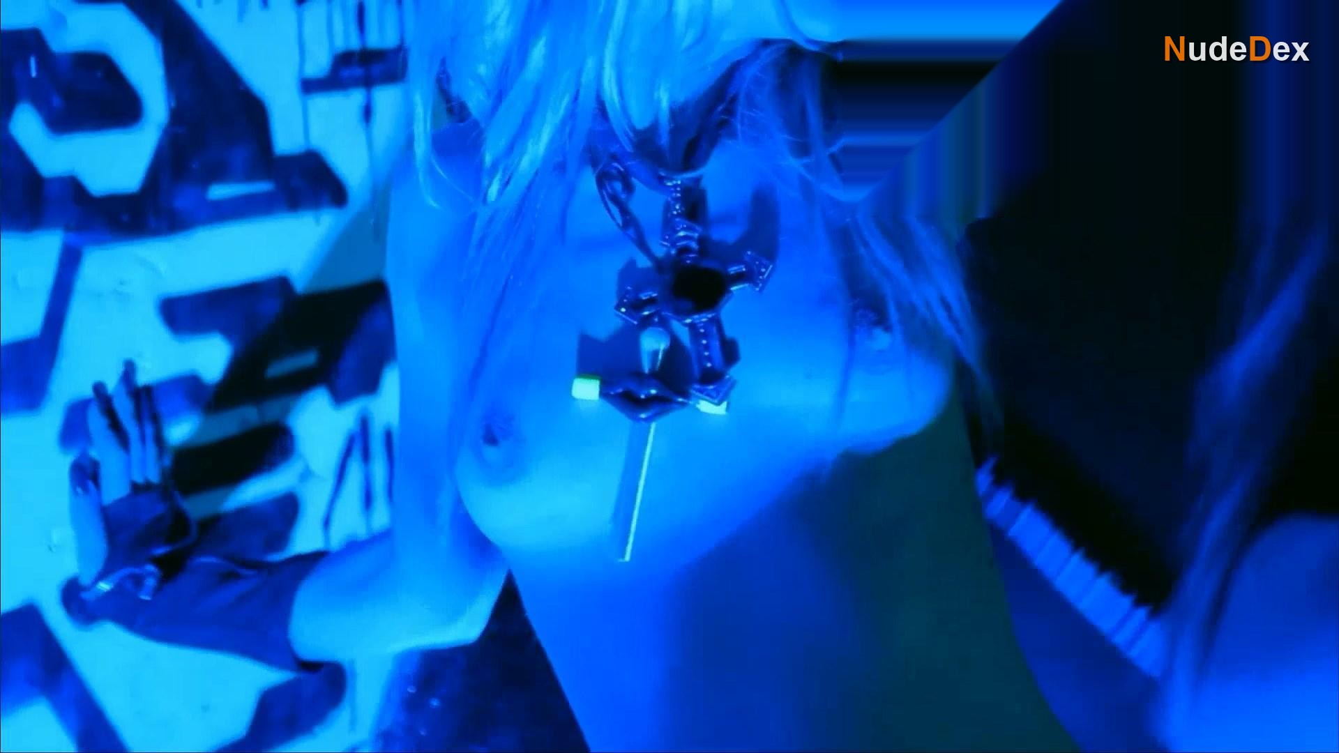 Arielle Dombasle in Alien Crystal Palace, photo 28