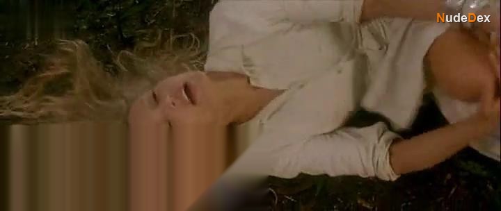 Arielle Dombasle in Amazone, photo 1