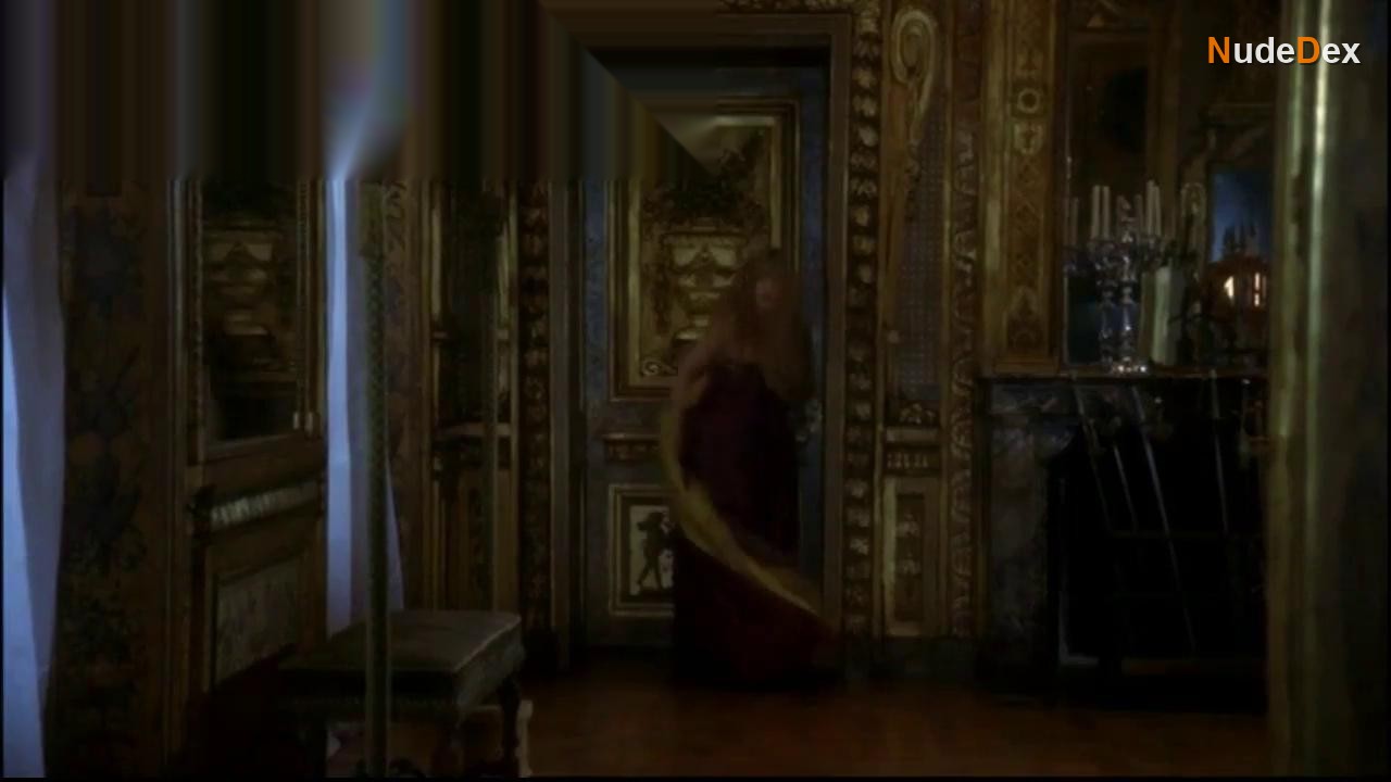Arielle Dombasle in Milady, photo 3