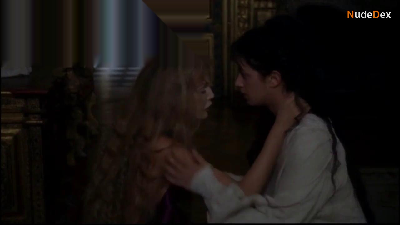 Arielle Dombasle in Milady, photo 5