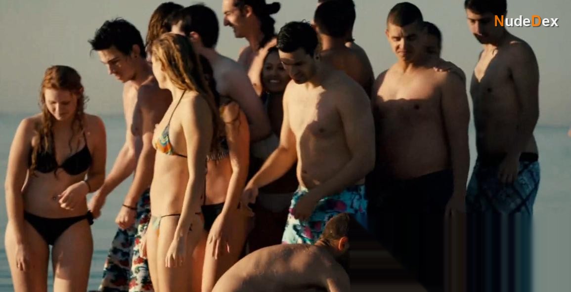 Ashleigh Van Der Hoven in Asesino De Tiburones, photo 4