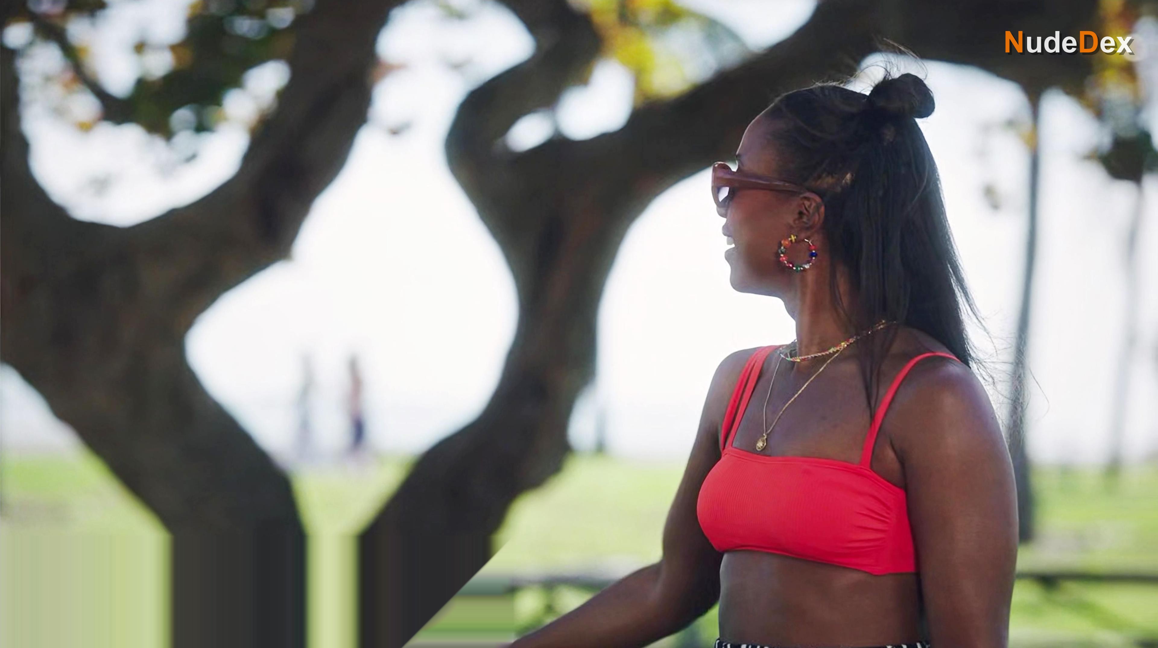 Ashlei Sharpe Chestnut in What Happens In Miami, photo 2