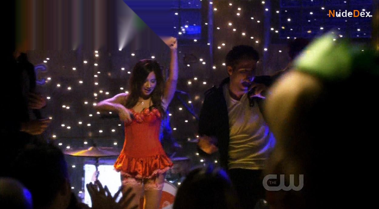 Ashley Tisdale in Hellcats, photo 8