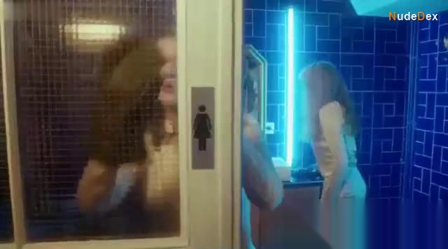 Asia Argento in Alien Crystal Palace, photo 2