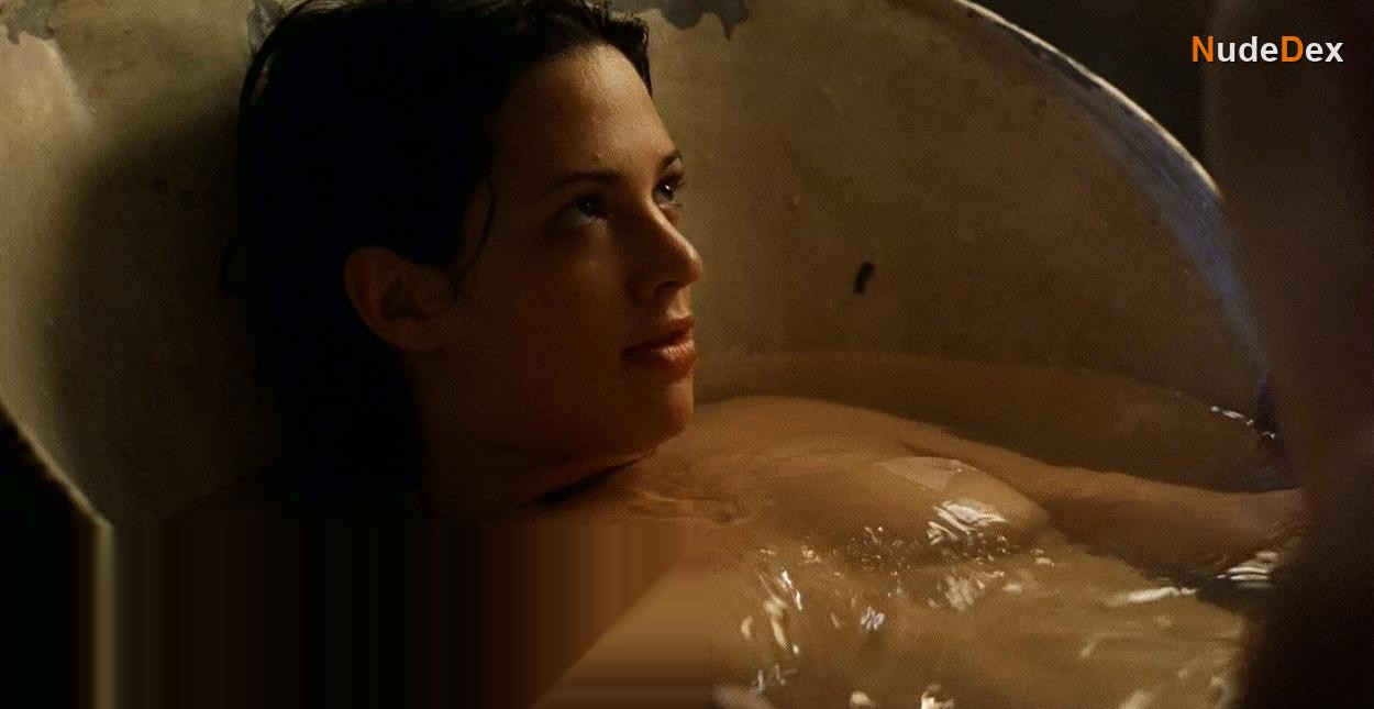 Asia Argento in B Monkey, photo 11