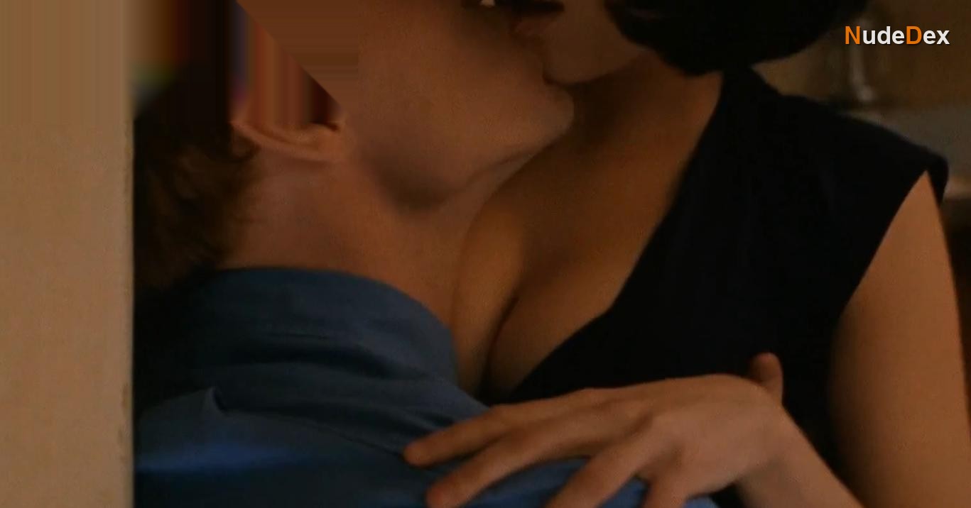 Asia Argento in B Monkey, photo 13