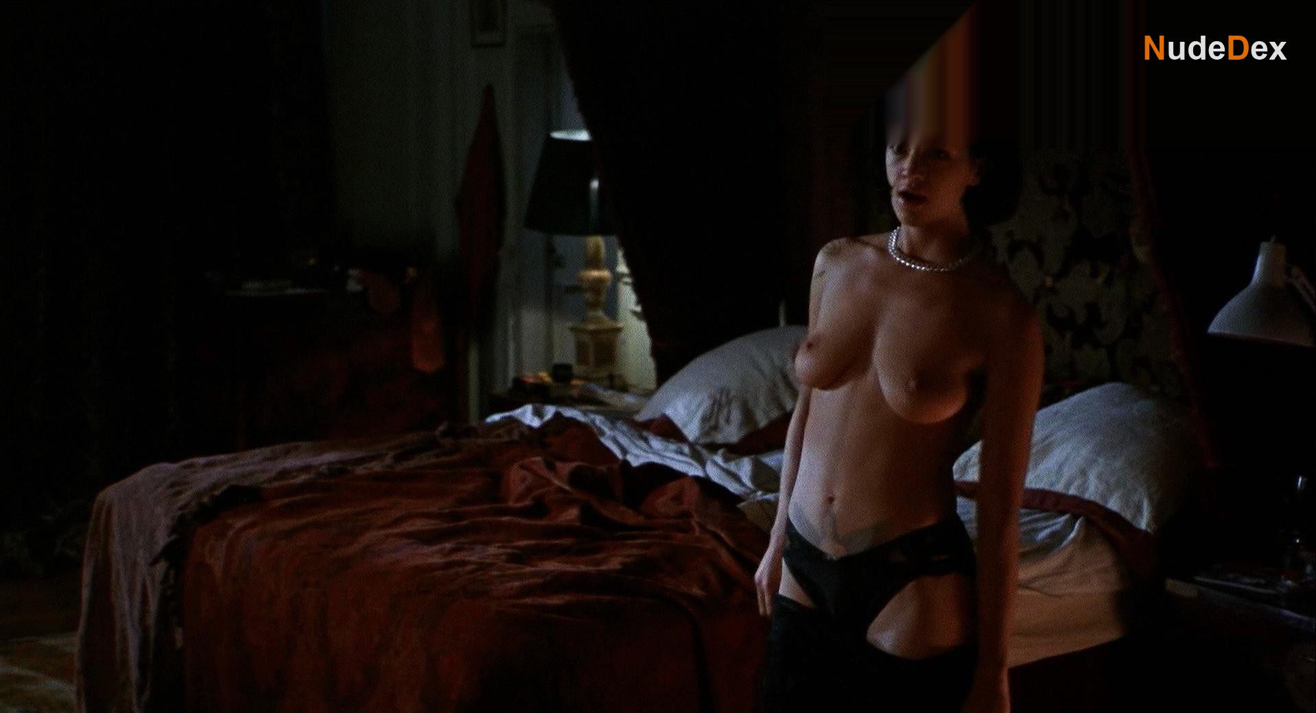 Asia Argento in B Monkey, photo 15