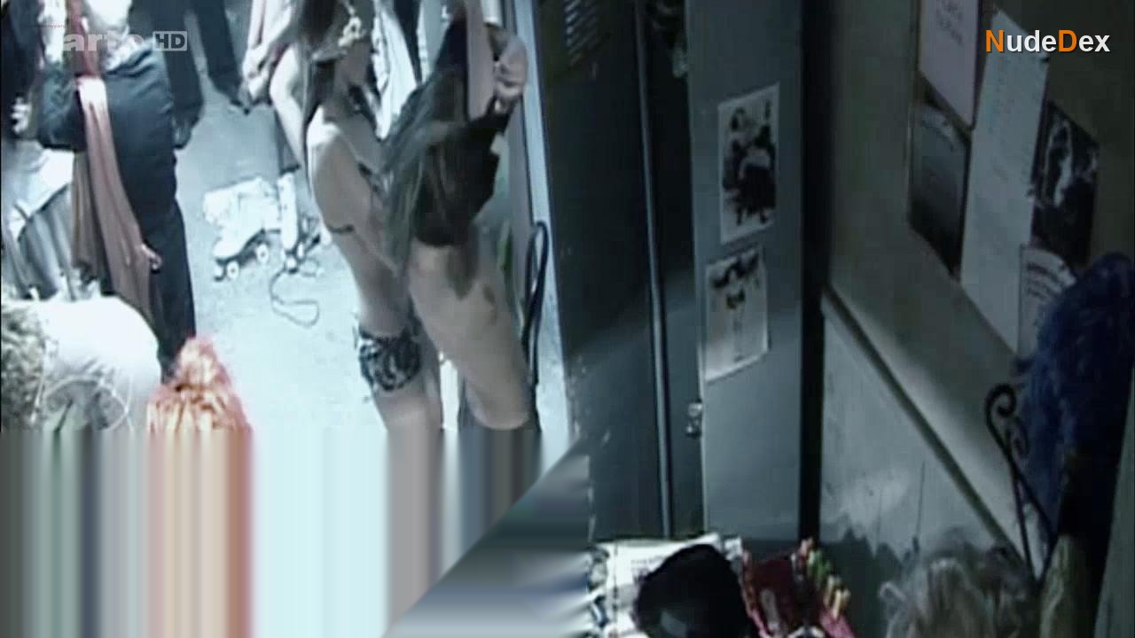 Asia Argento in Go Go Tales, photo 4