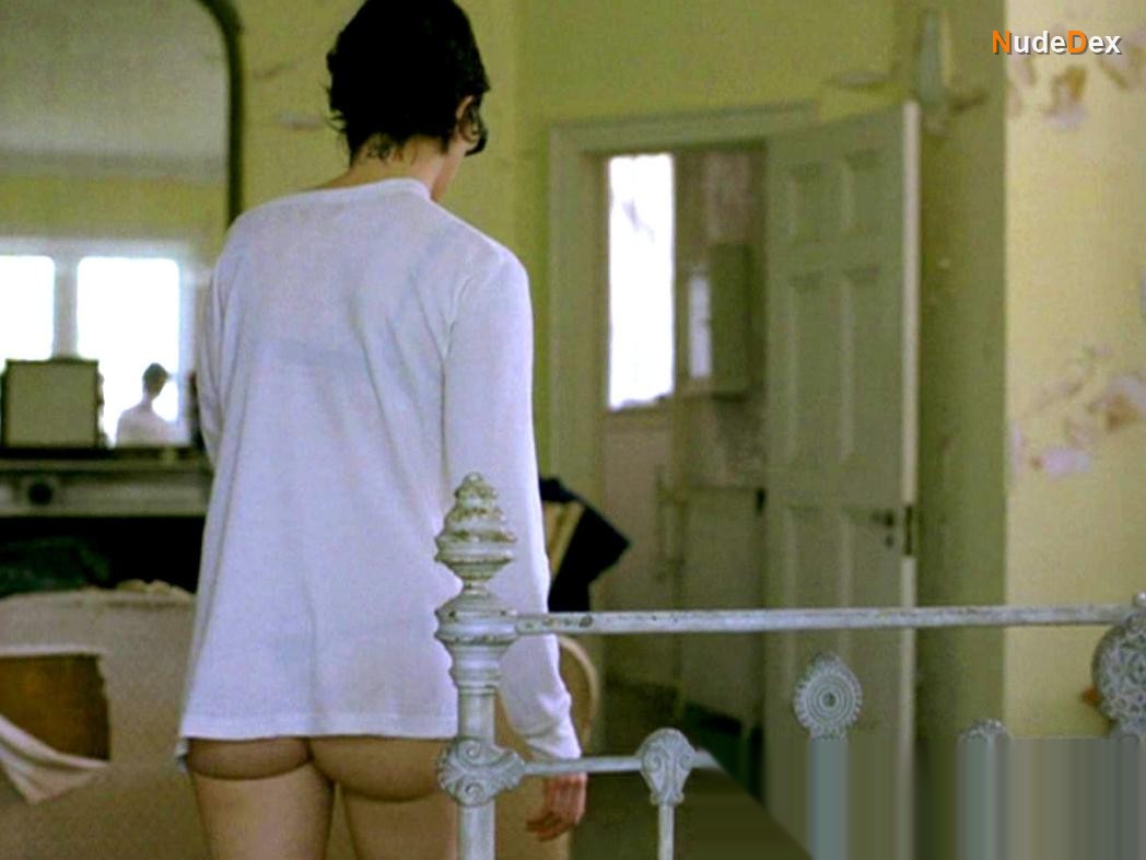 Asia Argento in Last Days, photo 3