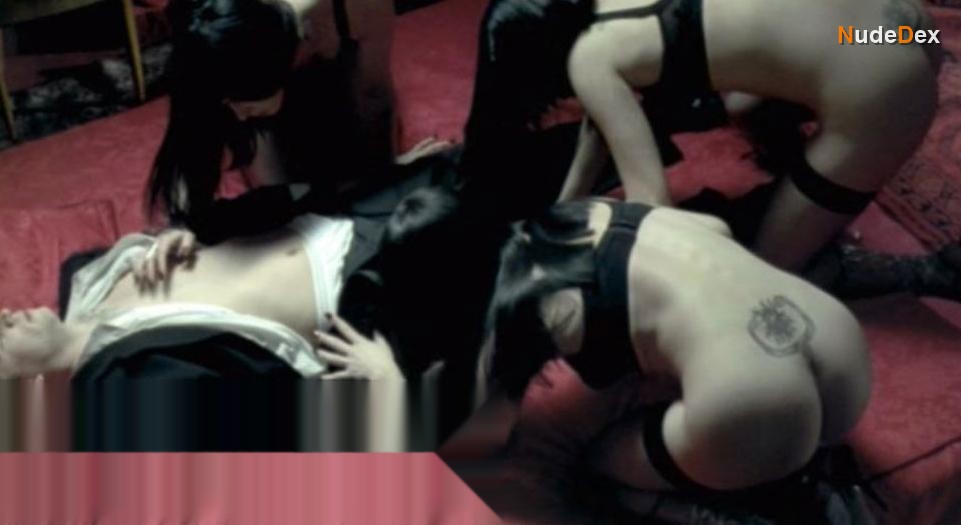 Asia Argento in Les Morsures De L Aube, photo 6