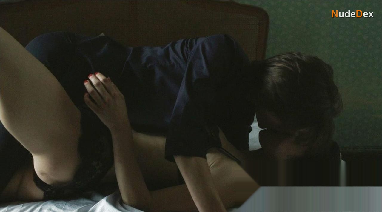 Asia Argento in Mafiosa Le Clan, photo 3