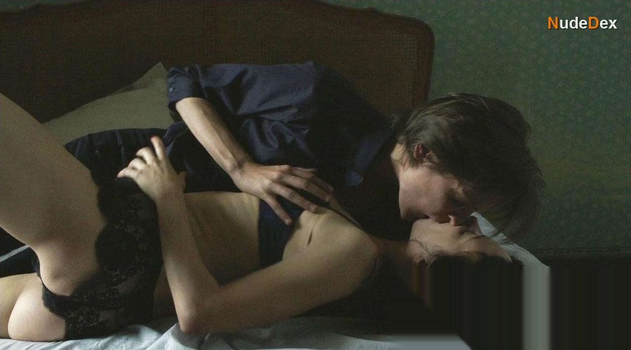 Asia Argento in Mafiosa Le Clan, photo 4