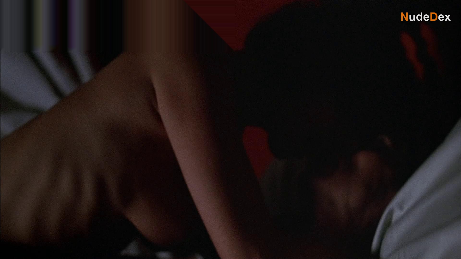 Asia Argento in New Rose Hotel, photo 11