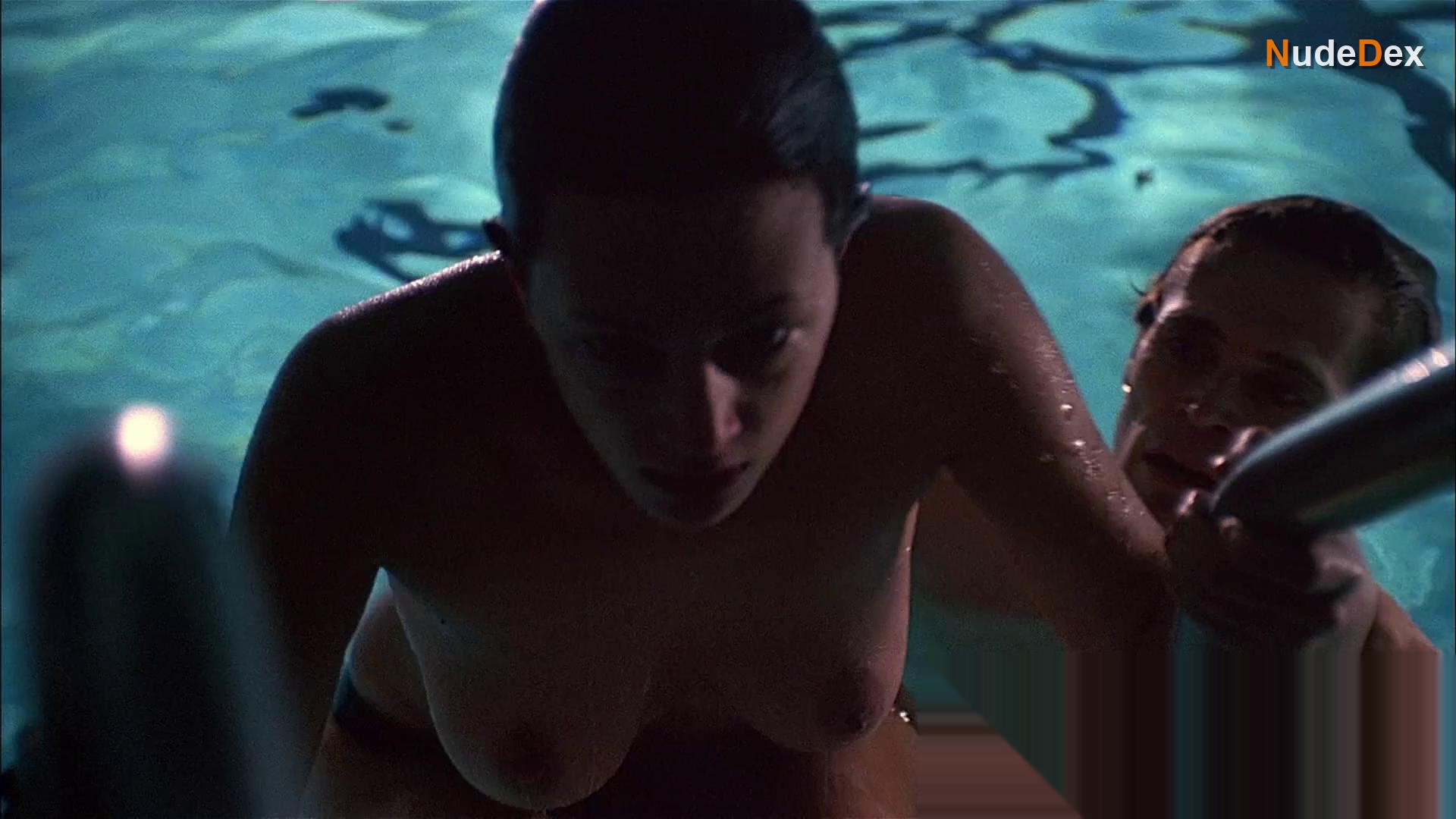 Asia Argento in New Rose Hotel, photo 13
