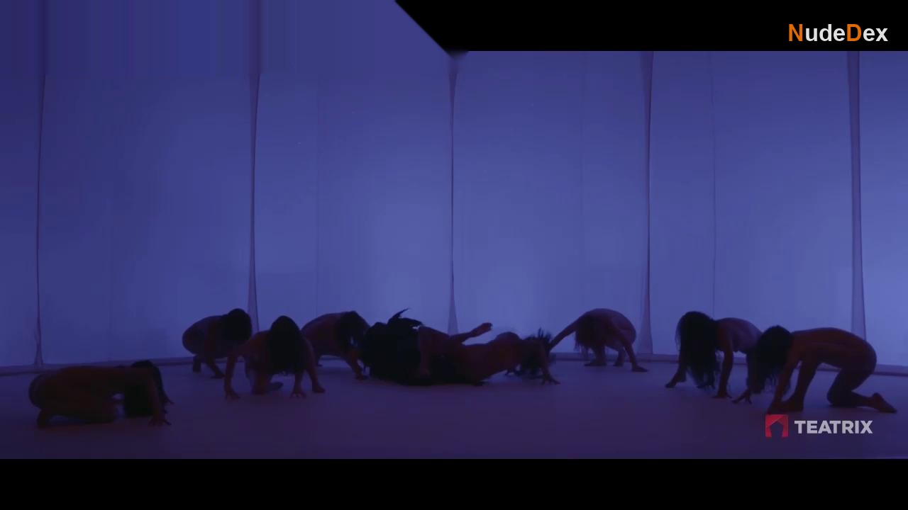 Astrid Garcia in Version Burn, photo 11
