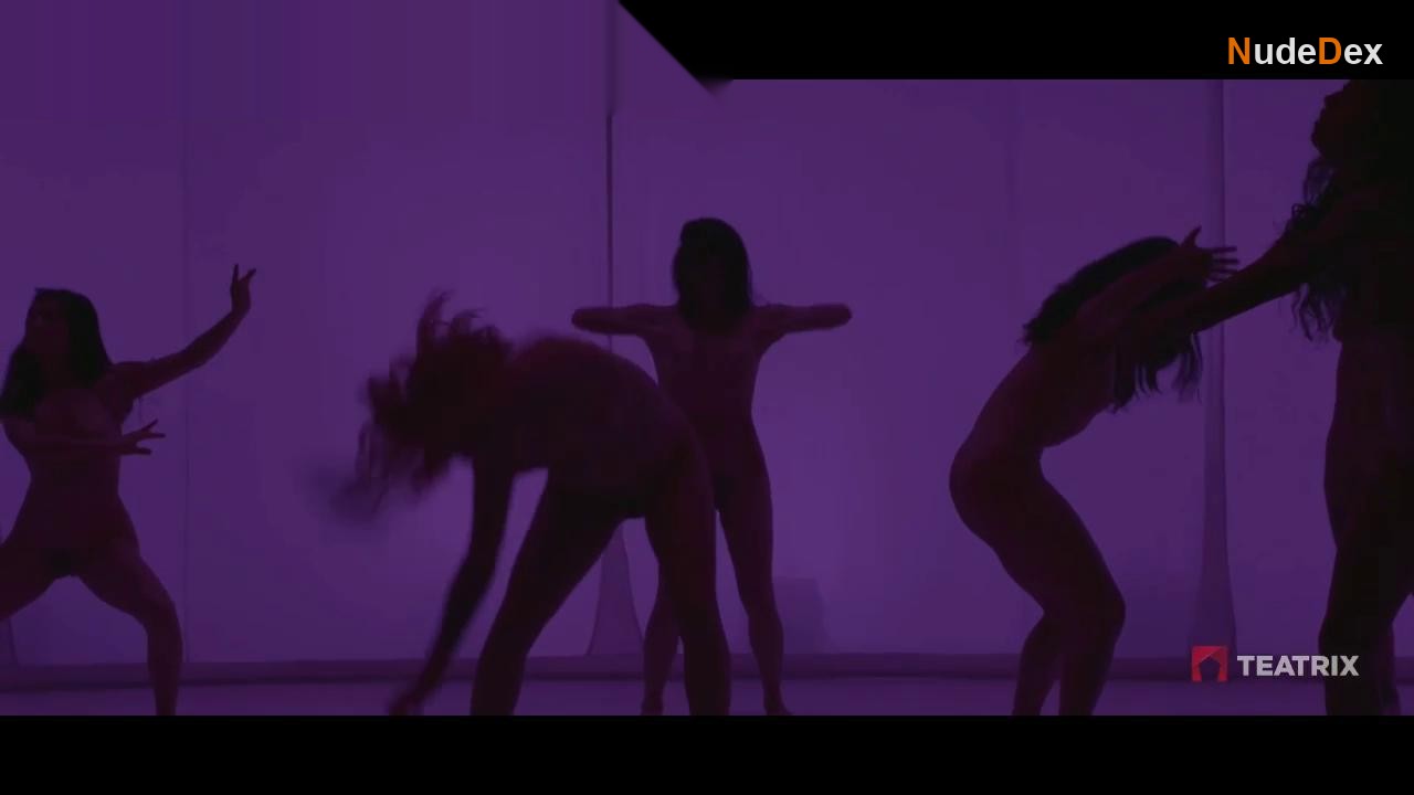 Astrid Garcia in Version Burn, photo 13