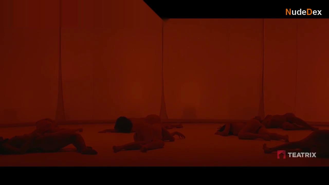 Astrid Garcia in Version Burn, photo 16