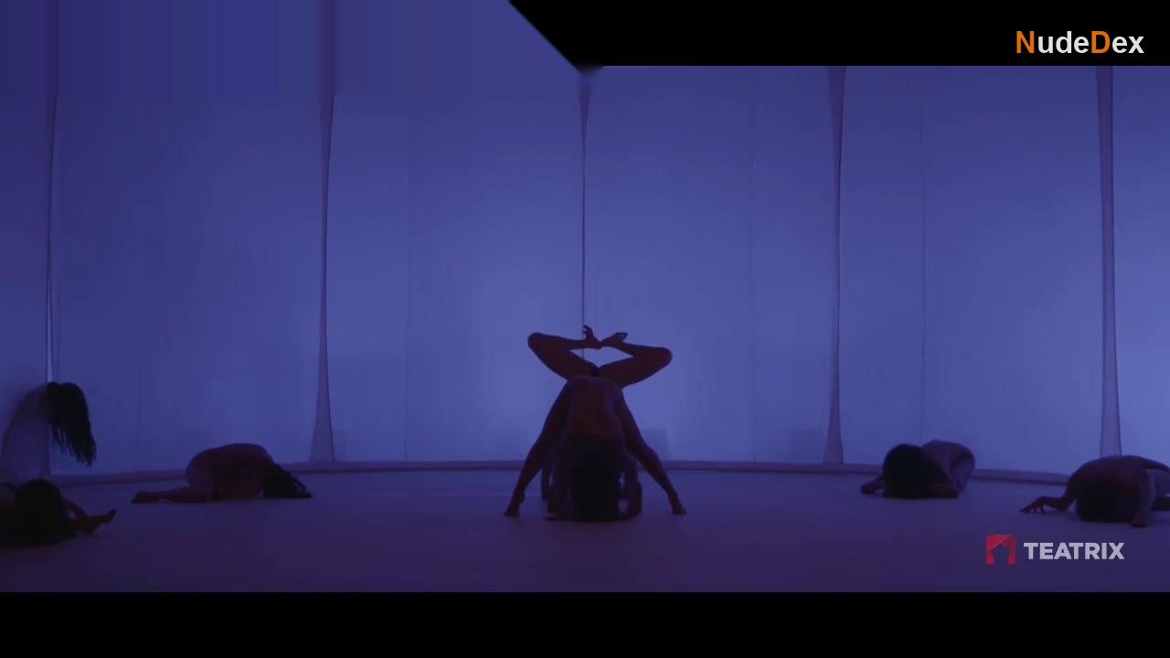 Astrid Garcia in Version Burn, photo 18