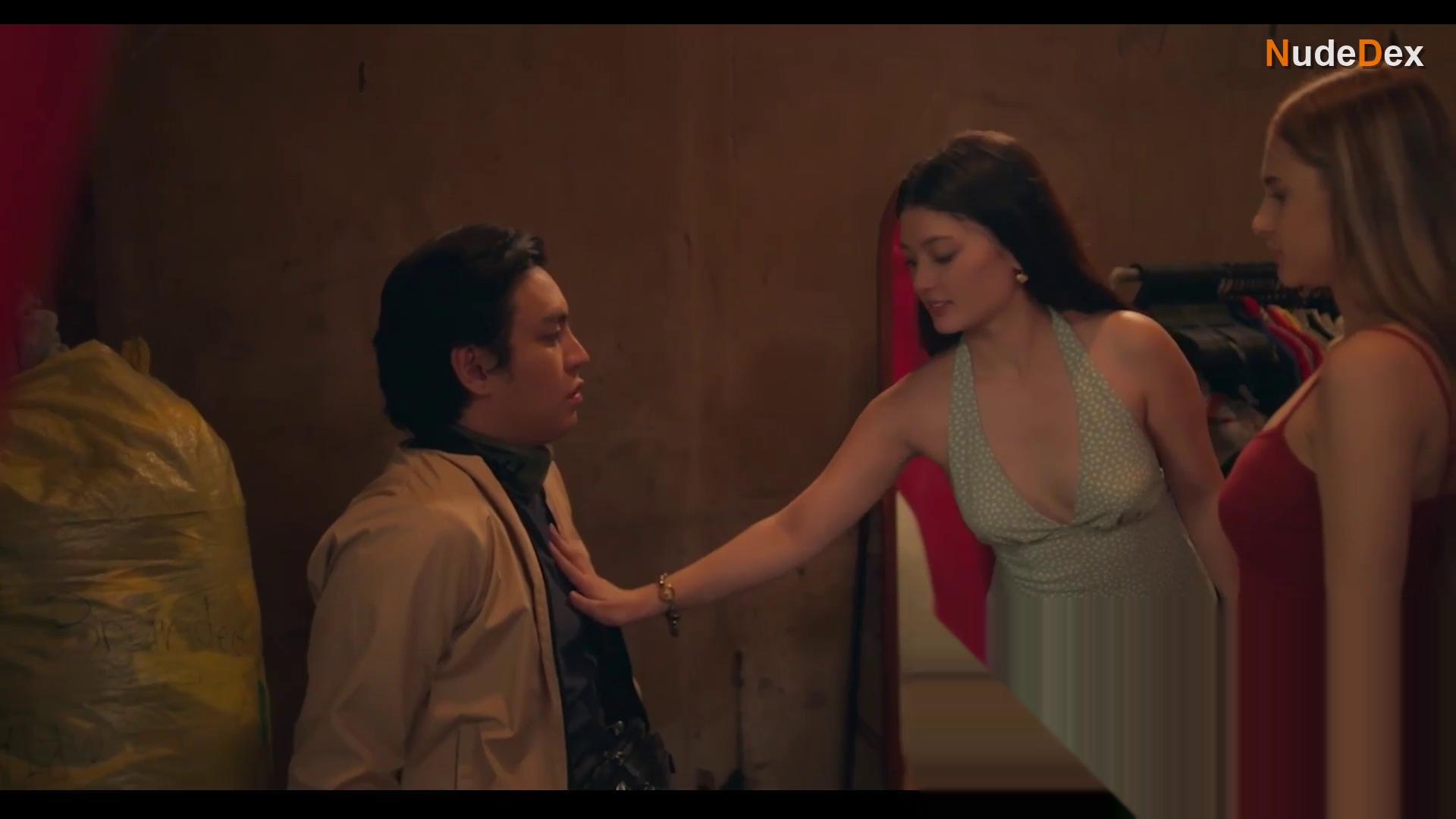 Athena Red in Todo Kayod, photo 17