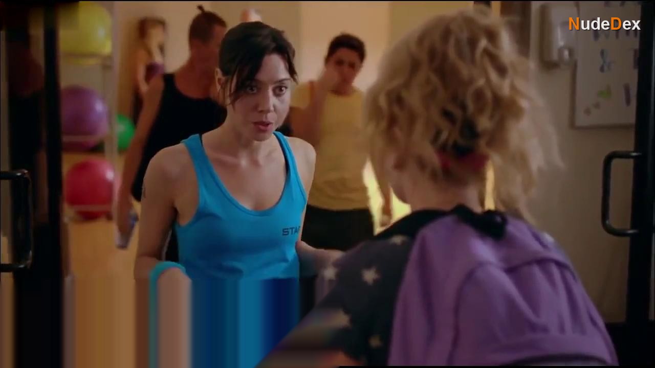 Aubrey Plaza in Addicted To Fresno, photo 2