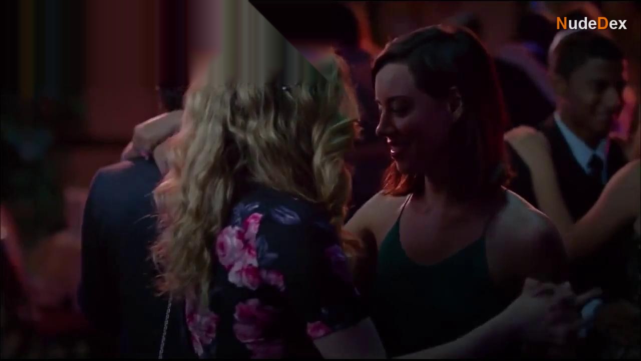 Aubrey Plaza in Addicted To Fresno, photo 3