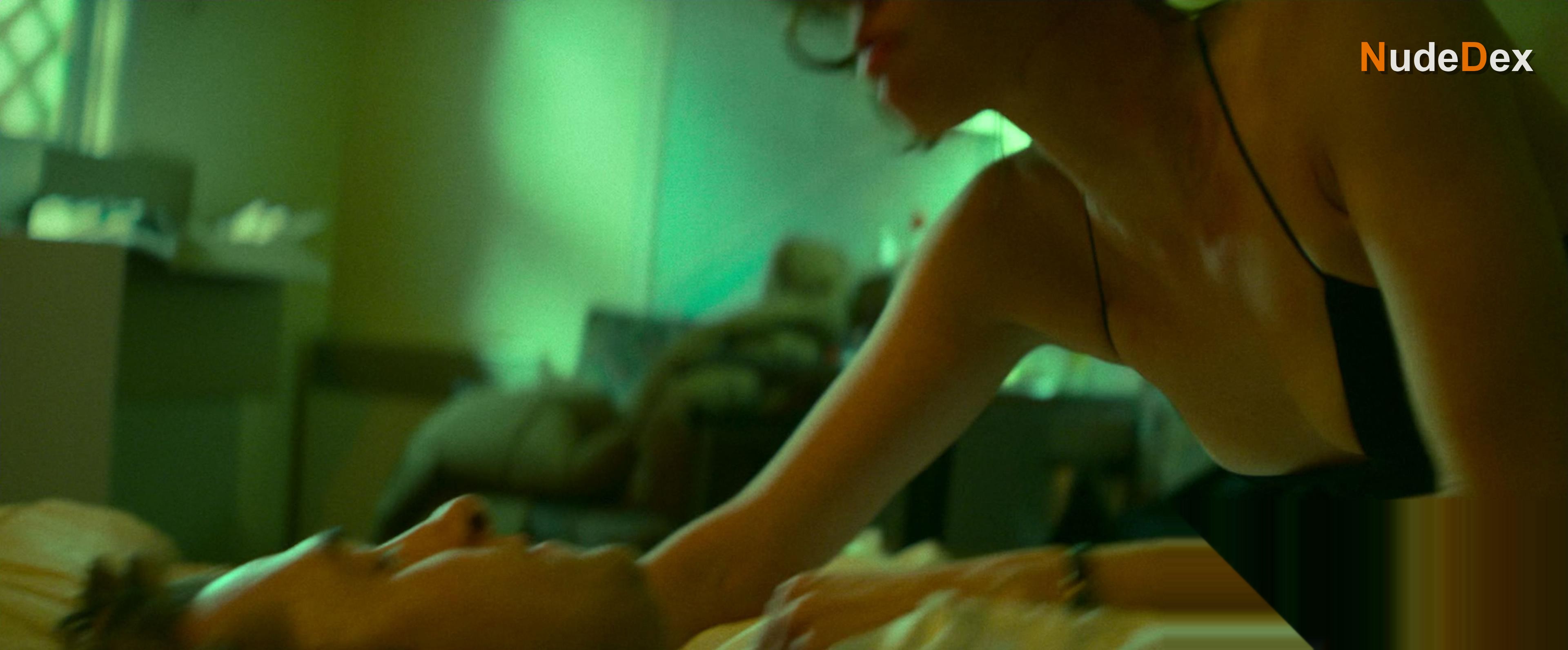 Aubrey Plaza in Best Sellers, photo 1