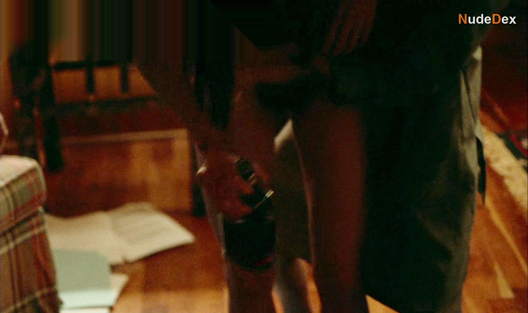 Aubrey Plaza in Black Bear, photo 2