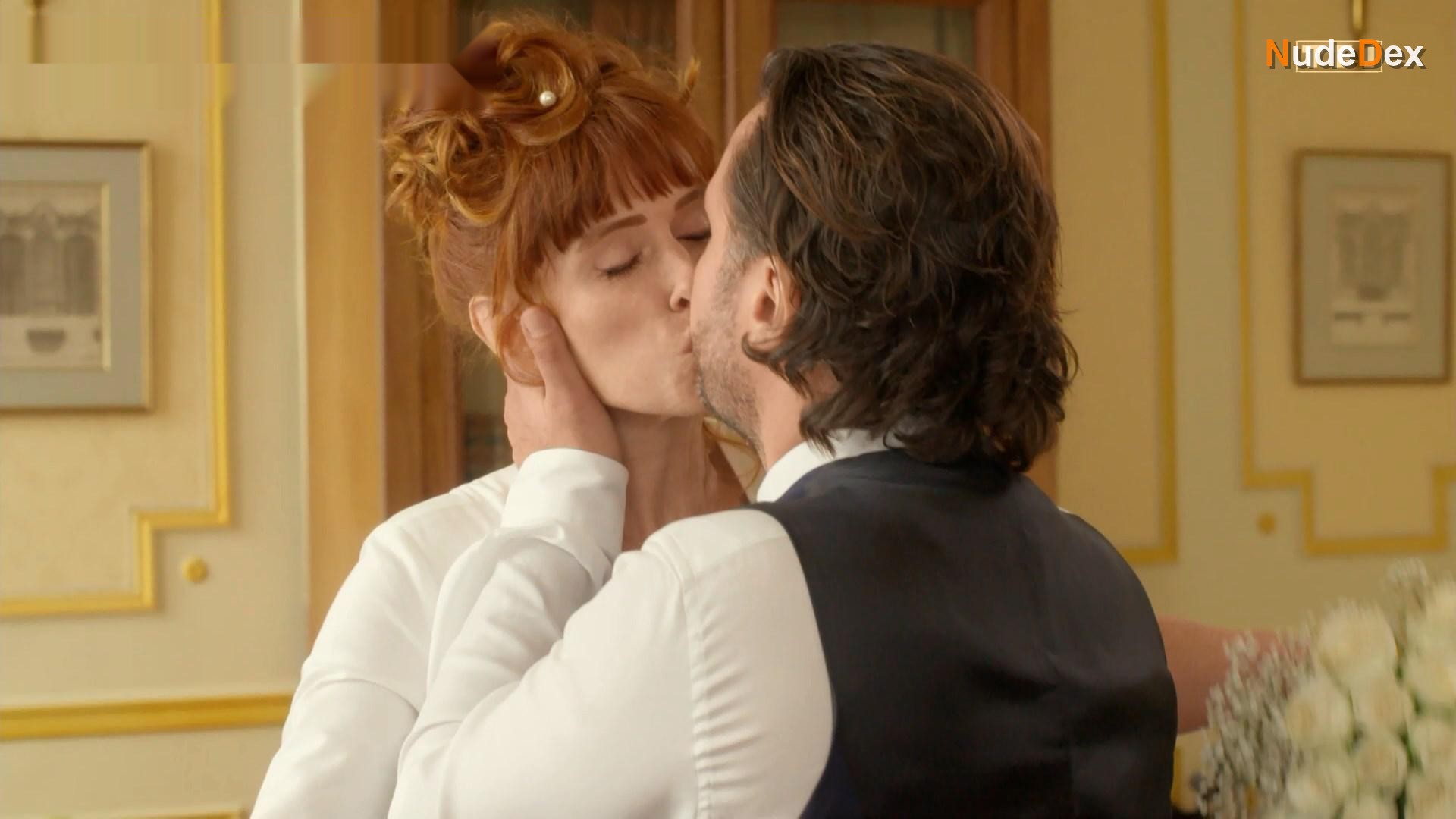 Audrey Fleurot in Ils S Aiment Enfin Presque, photo 2