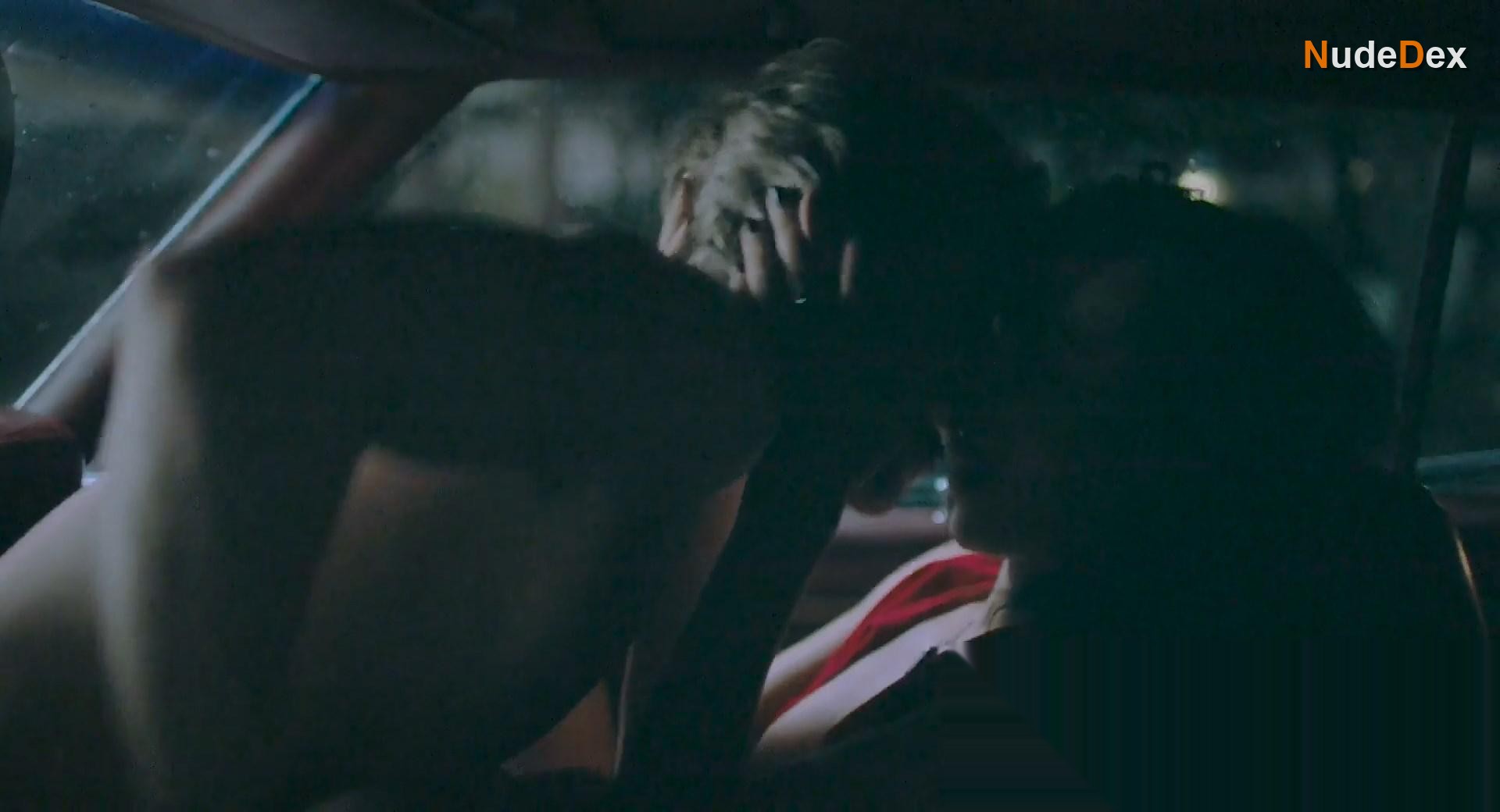 Aurora Perrineau in Boo, photo 3