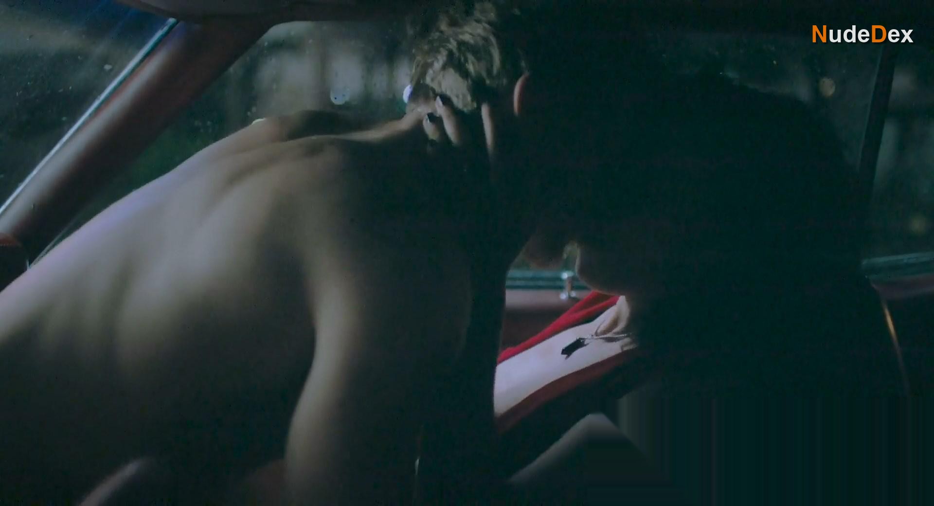 Aurora Perrineau in Boo, photo 5
