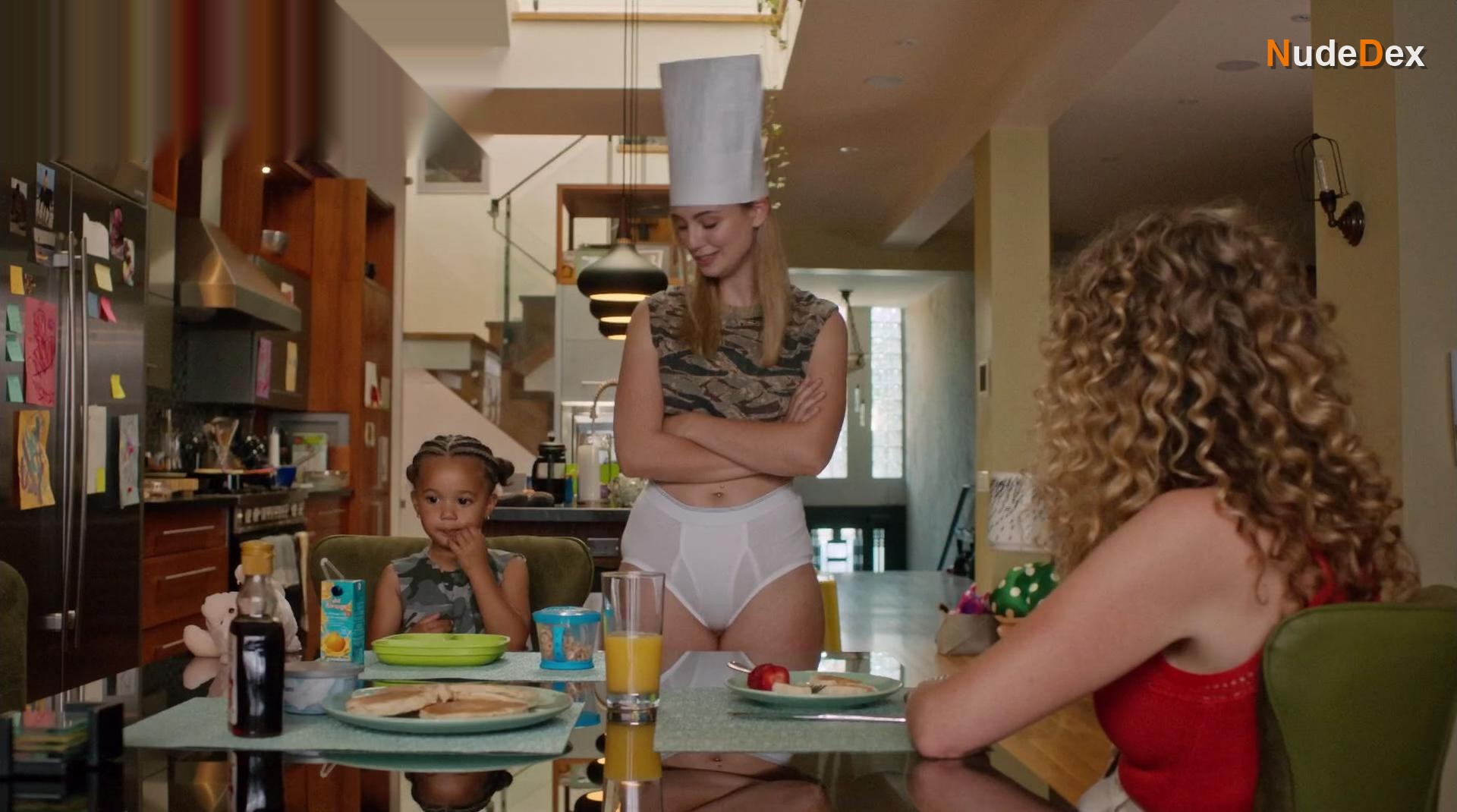 Aviva Mongillo in Workin' Moms, photo 2