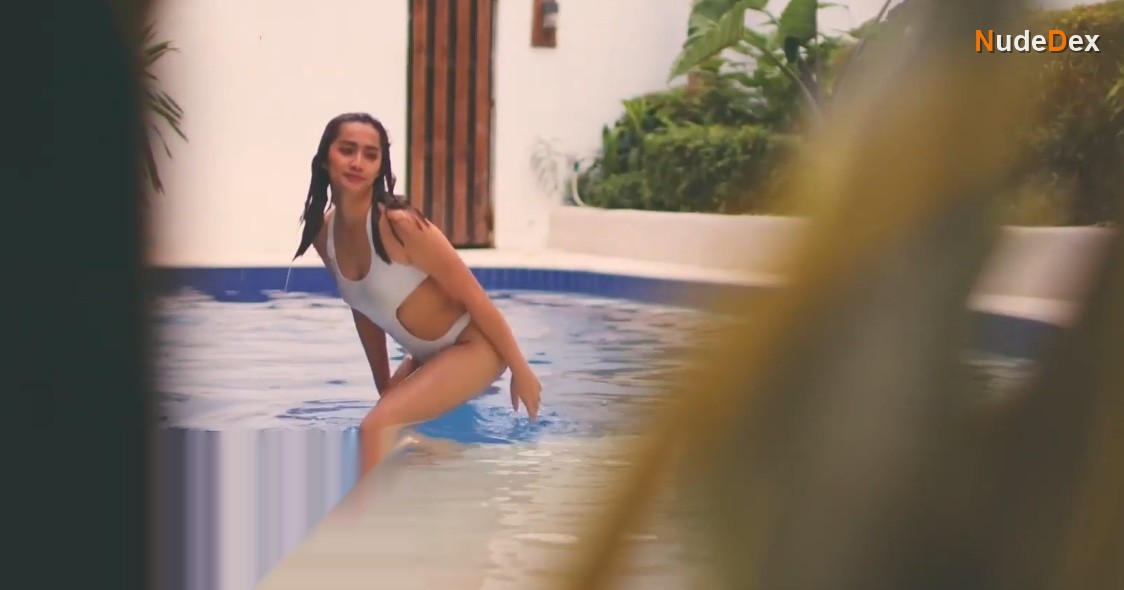 Ayanna Misola in Ligo, photo 4