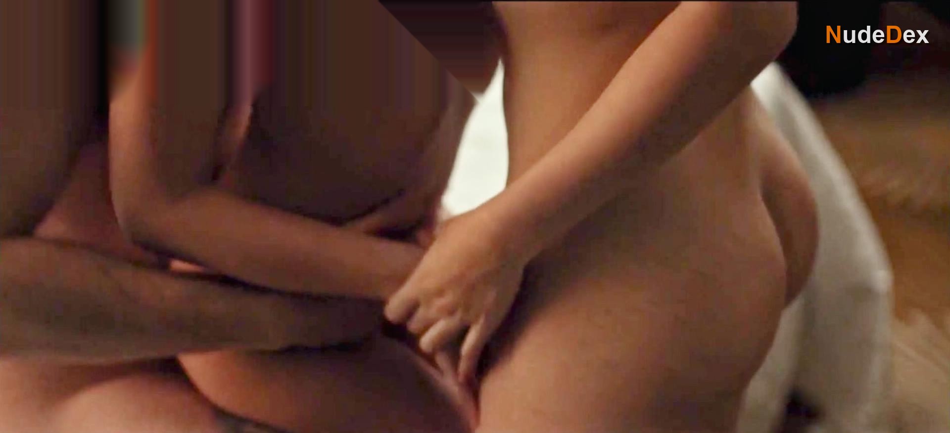 Azi Acosta in Sugar Baby, photo 14